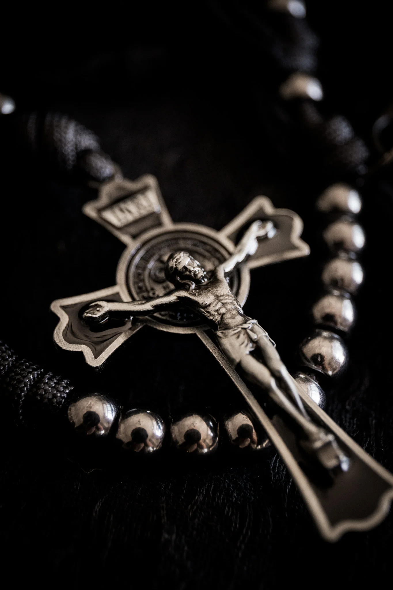 Sanctus Open Carry Belt Rosary MKIII - Black & Gunmetal - Image 4